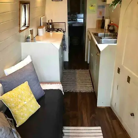 Botel Cosy Narrowboat Near Dublin *