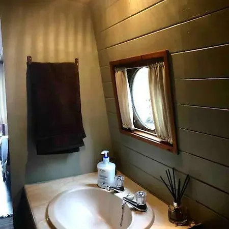 Cosy Narrowboat Near Dublin * Kildare